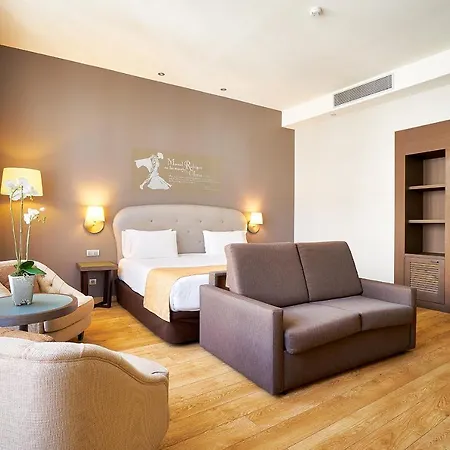 Отель Eurostars Patios De 4*